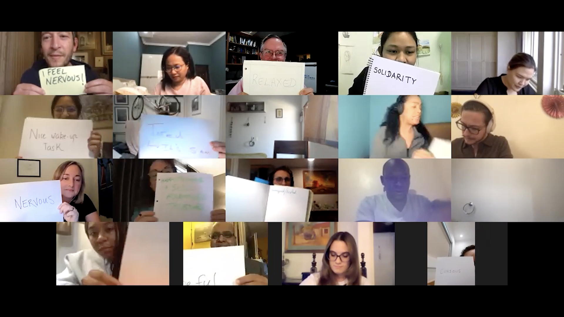 Image of many people connecting in a virtual Skoll World Forum session